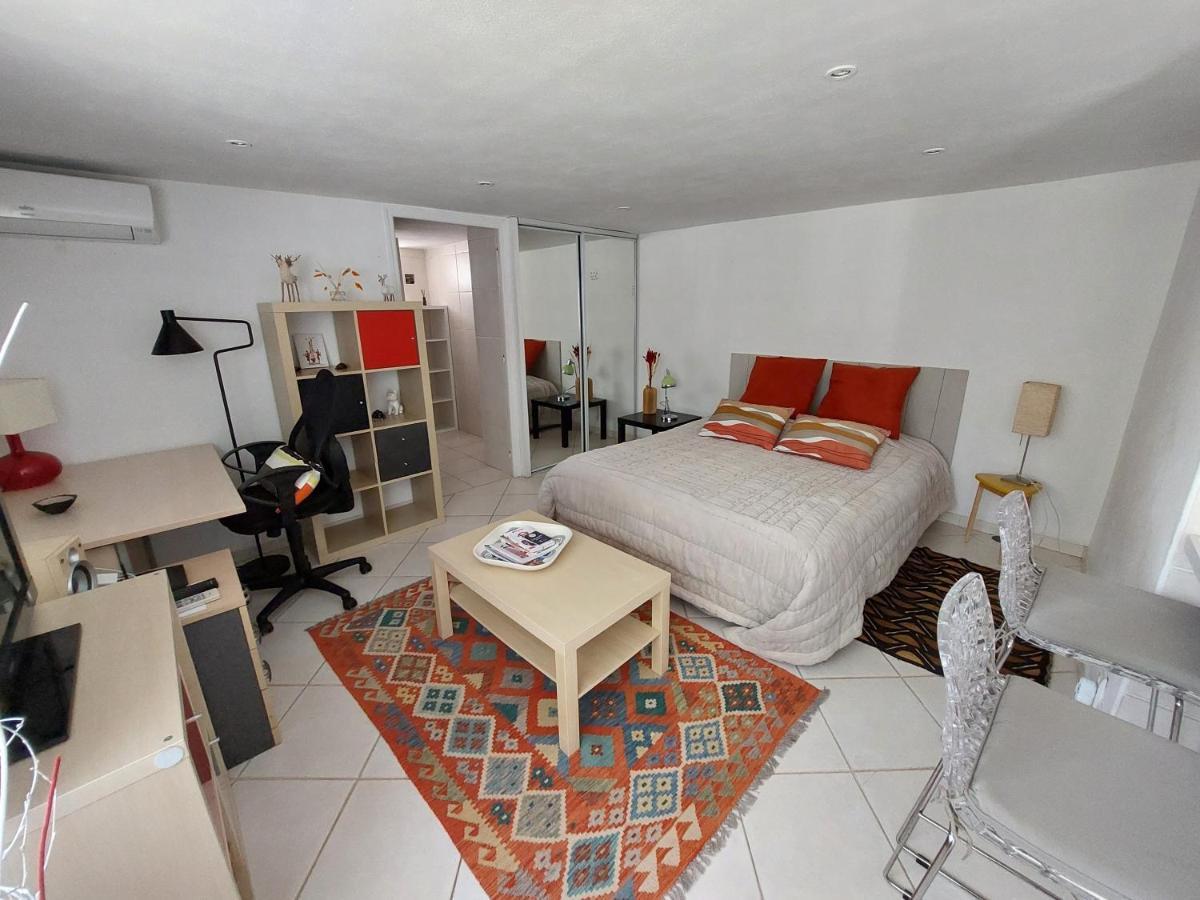 Studio Independant Pres Du Centre Ville Nimes Bagian luar foto