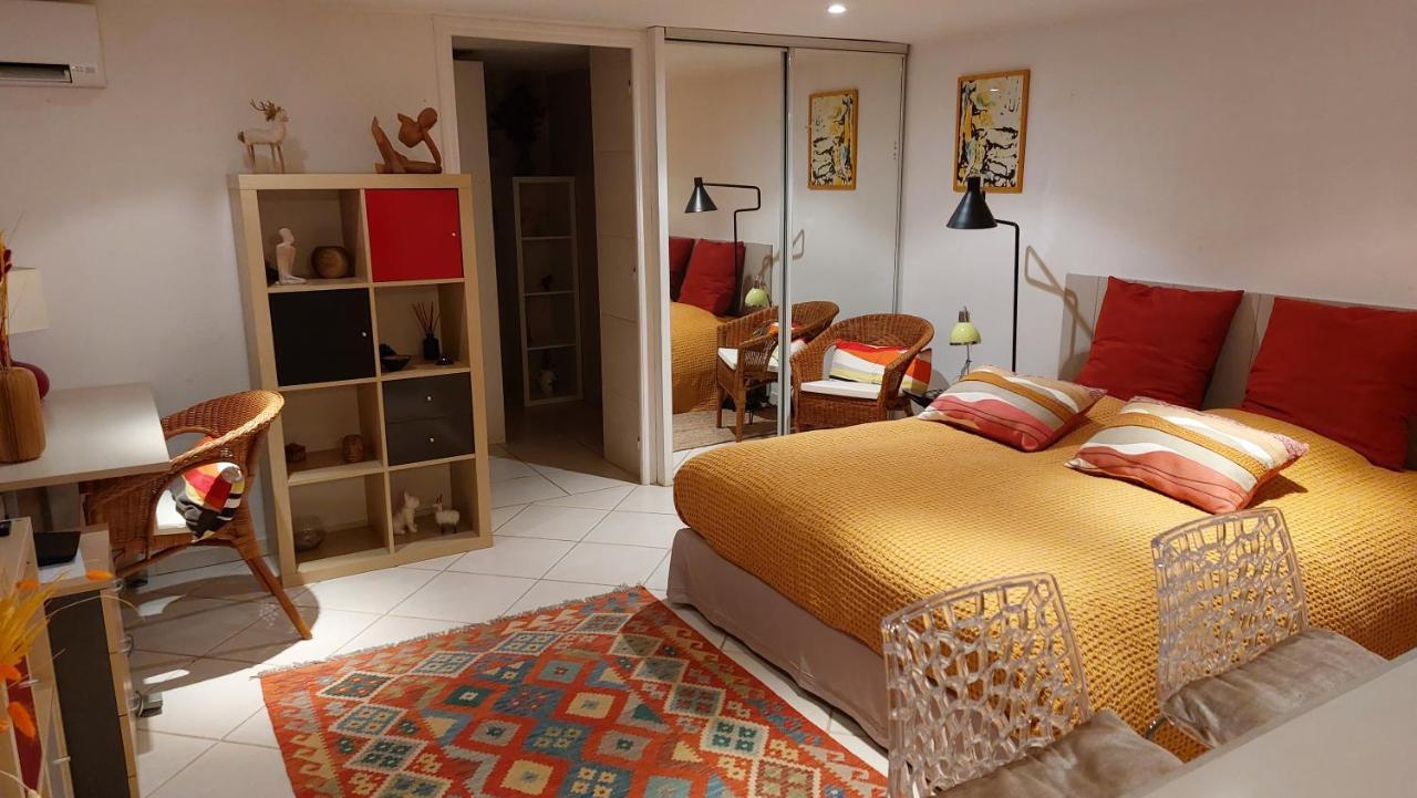 Studio Independant Pres Du Centre Ville Nimes Bagian luar foto